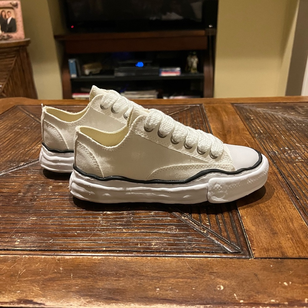 cream colored miharas